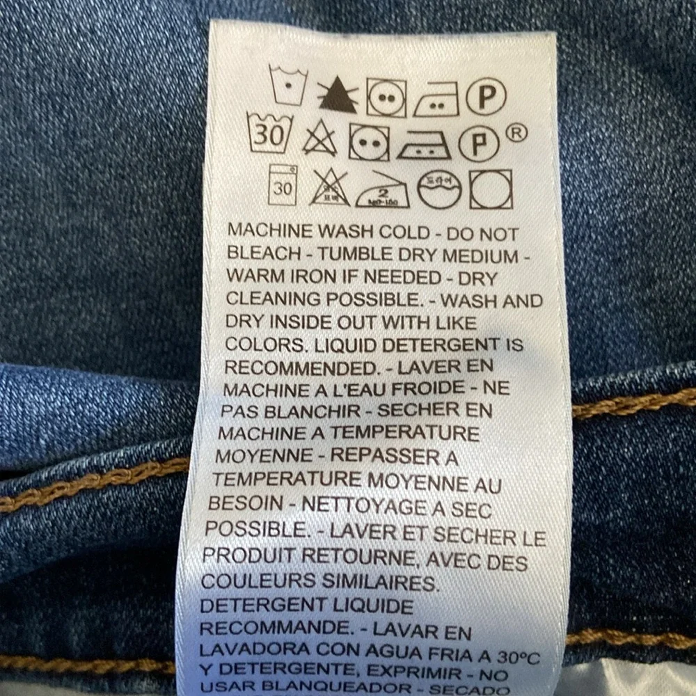 Levi’s Plus Size Dark Wash Denim Classic Bermuda Shorts 3437